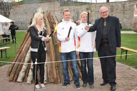 Beckert-Geschwister am Brauchtumsfeuer zum Frühlingsfest Petersberg Erfurt